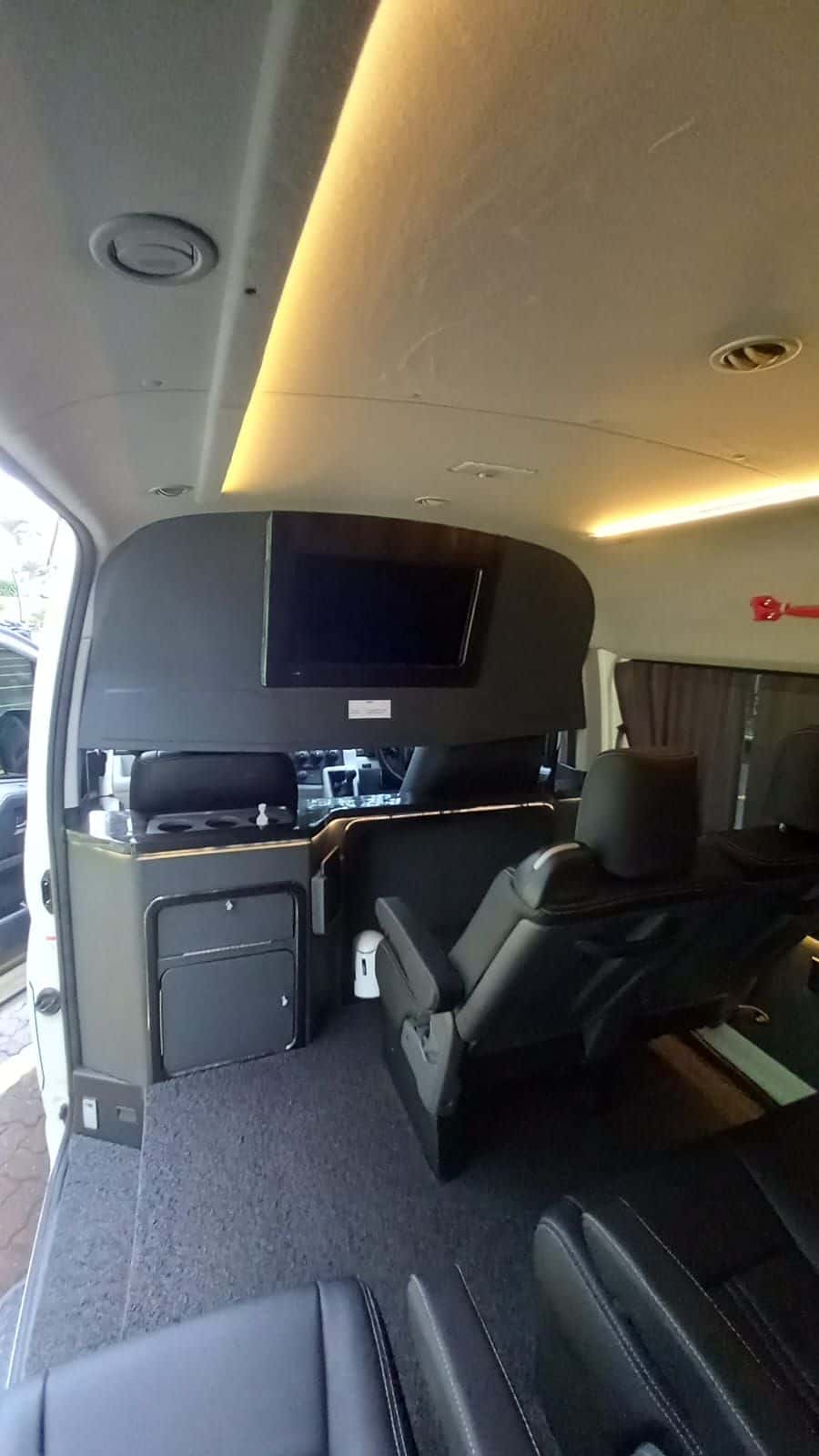 Treva&Co HiAce Rental4