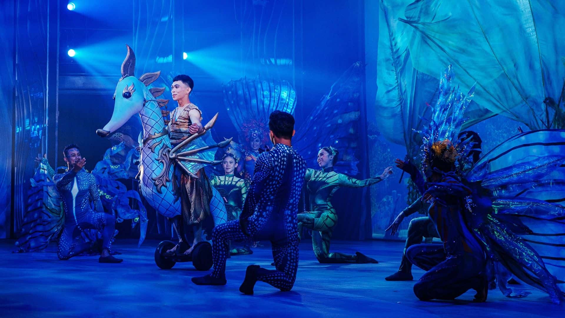 Varuna Underwater Show Package at Taman Safari Bali3