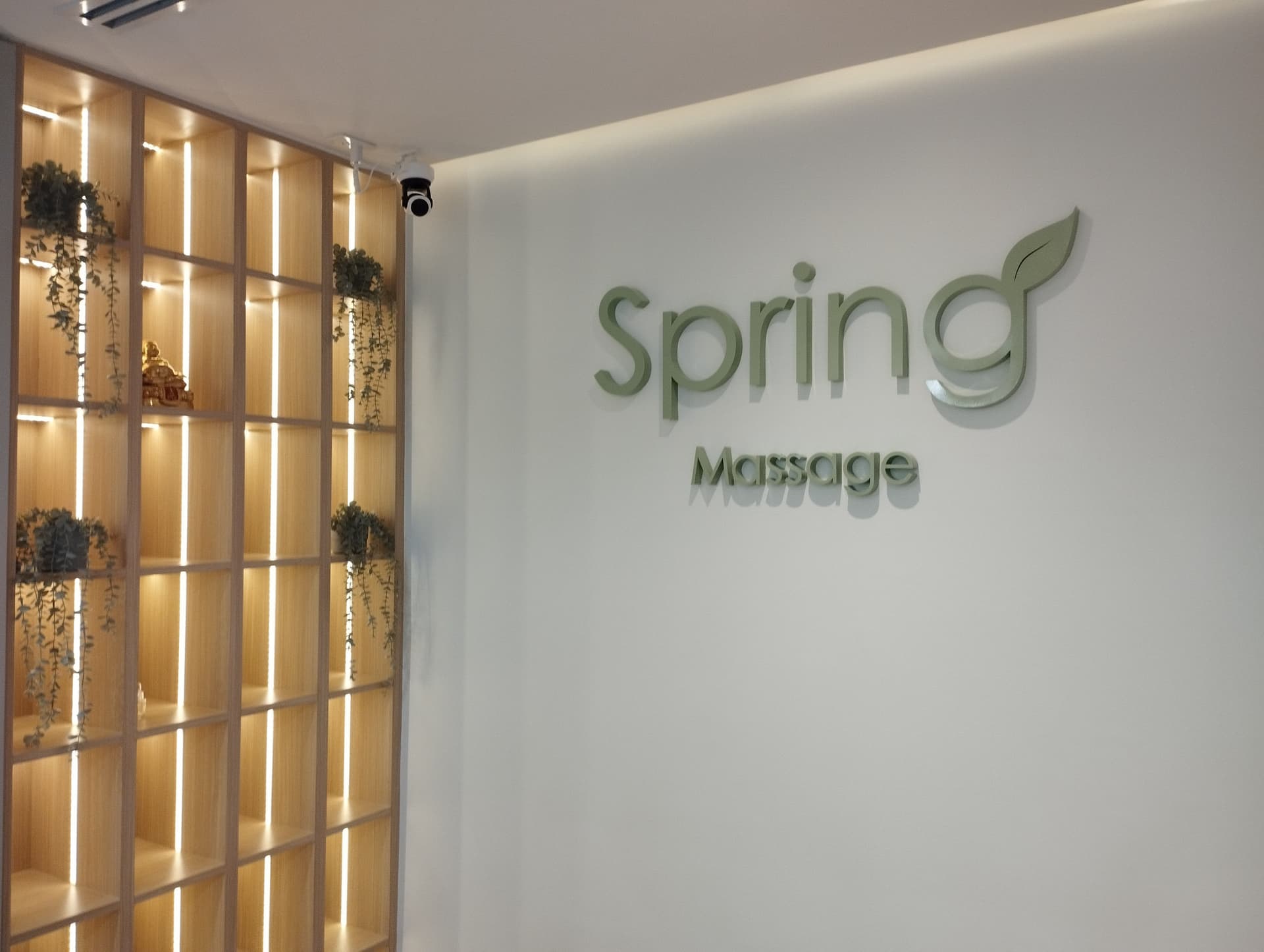 Spring Massage & Spa (Asok)
