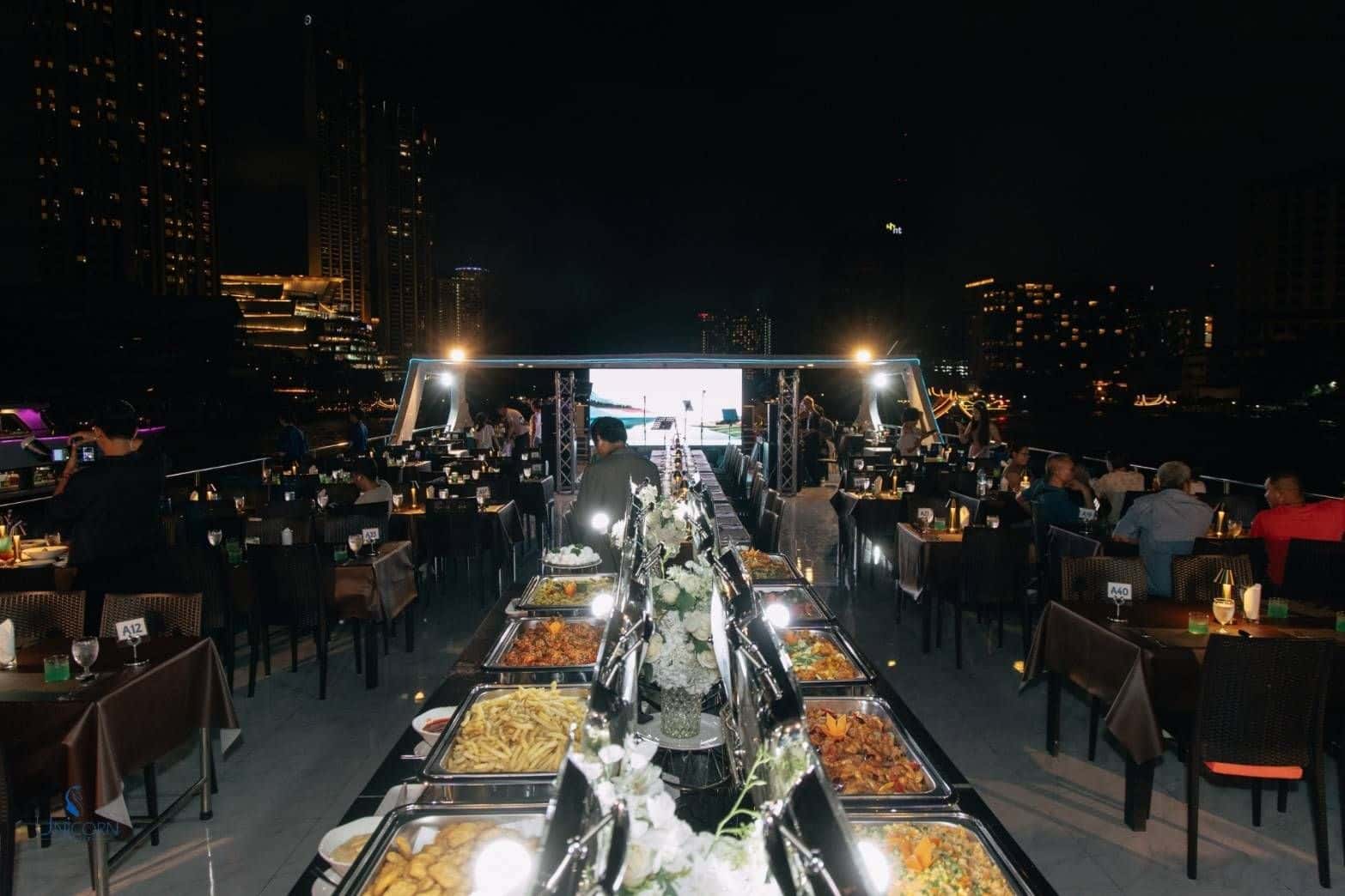 Unicorn Dinner Cruise Bangkok4