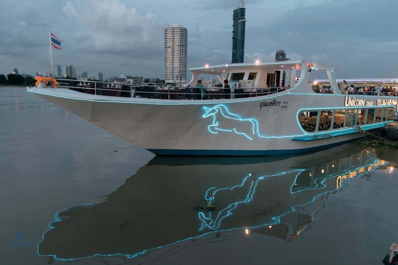 Unicorn Dinner Cruise Bangkok1