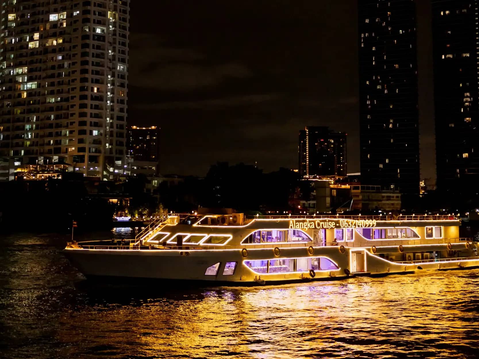 แพ็กเกจล่องเรือดินเนอร์ วีว่า อลังกา ครูซ (Viva Alangka Cruise)