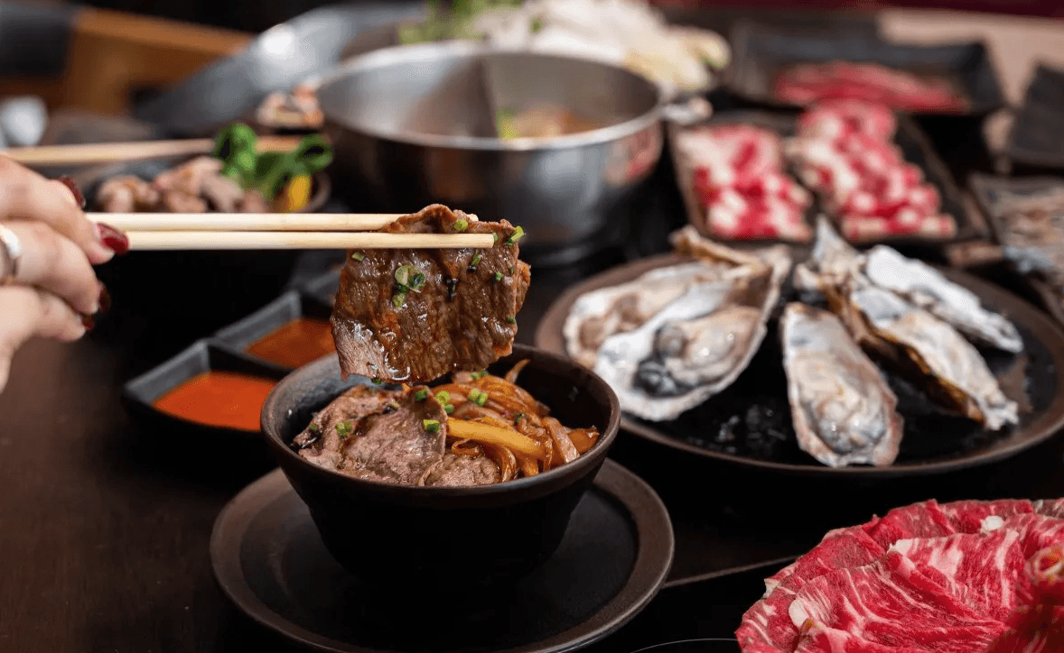 ยูแอนด์ไอ พรีเมี่ยมสุกี้บุฟเฟ่ต์ เซ็นทรัลภูเก็ต (ภูเก็ต)1