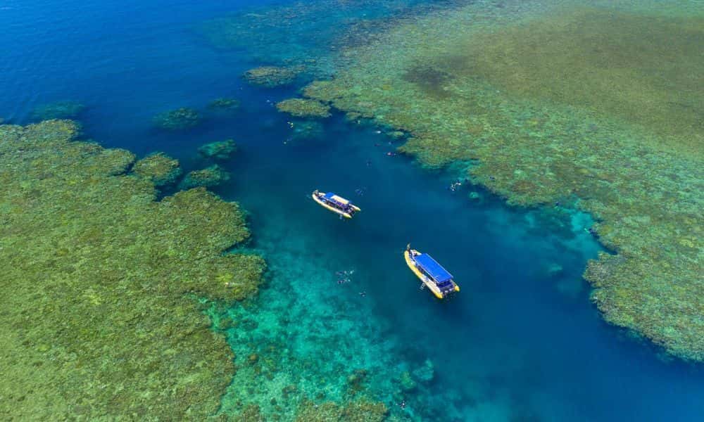 60 Minute Whitsunday Flight and Northern Exposure Rafting Package1