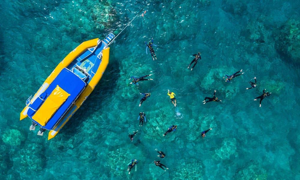 60 Minute Whitsunday Flight and Southern Lights Rafting Package