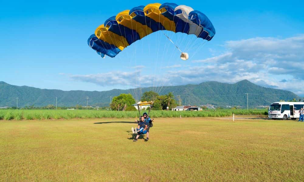 Cairns Tandem Skydive up to 15,000ft2
