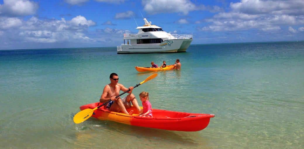 ทัวร์ผจญภัยล่องเรือครึ่งวันชายหาดและบาร์บีคิวที่เกาะเฟรเซอร์