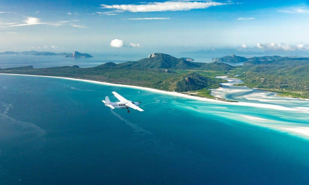 Whitsundays and Great Barrier Reef 60 Minute Scenic Flight