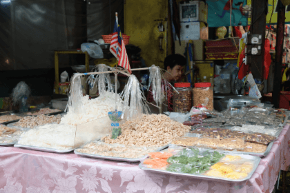 KL Chinatown: Treats and Michelin Eats & Kuan Di Temple Guided Tour1