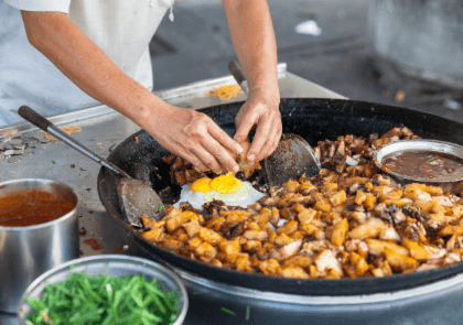 KL Chinatown: Treats and Michelin Eats & Kuan Di Temple Guided Tour