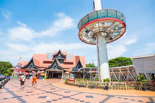 Melaka Menara Taming Sari Tower1
