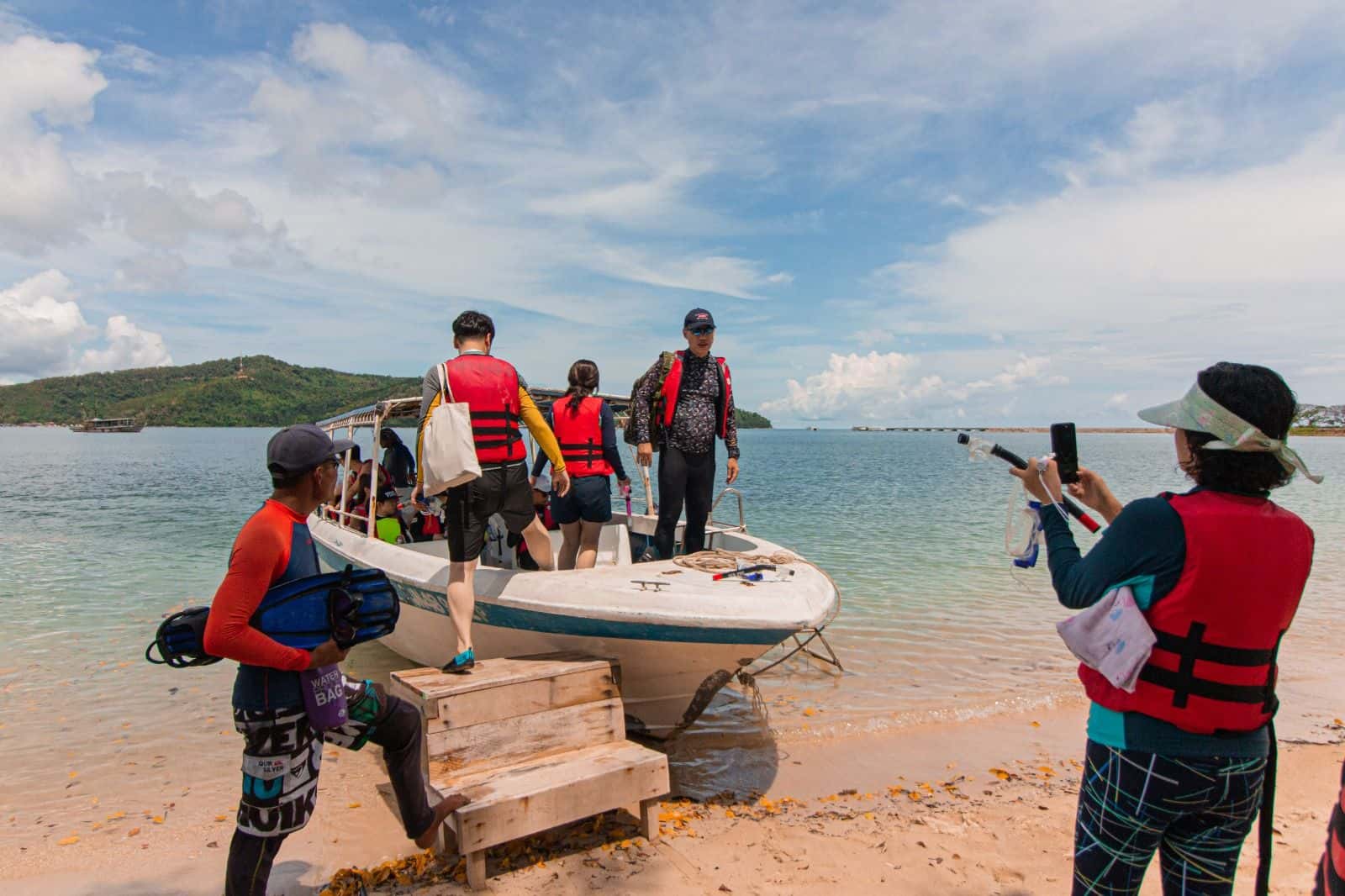 ทัวร์ดำน้ำตื้นและดำน้ำลึกแบบร่วมวันที่เกาะ Moon Bay | ซาบาห์1
