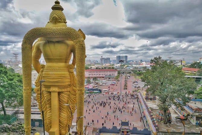 ทัวร์ส่วนตัวถ้ำบาตู มัสยิดแห่งชาติ และศาสนสถาน พร้อมอาหารกลางวัน