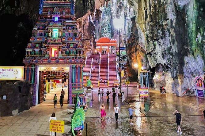 Private Tour: Kuala Lumpur with Petronas Twin Towers Observation Deck and Batu Caves1