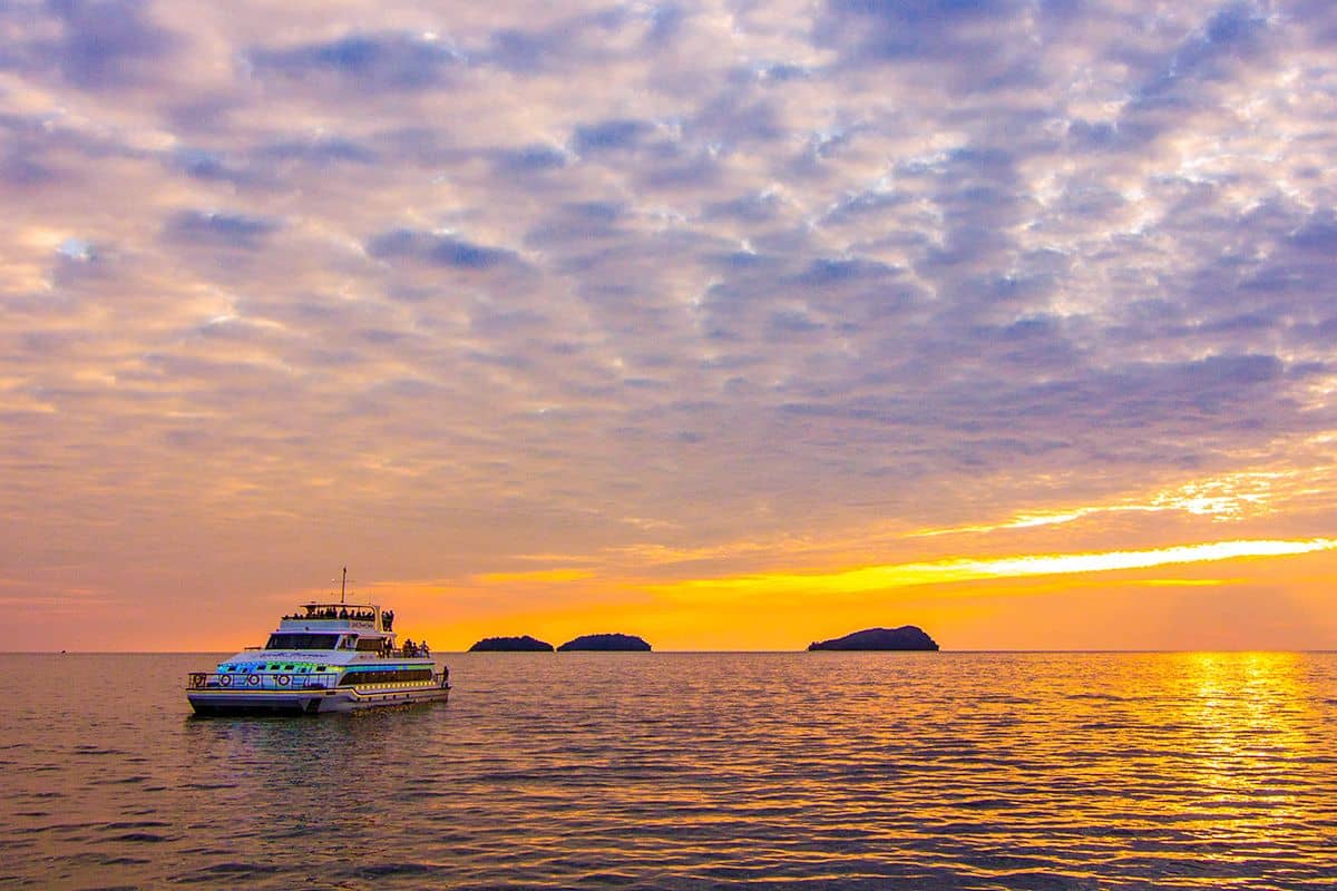 Sabah Kota Kinabalu : Sunset Cruise with Buffet Dinner