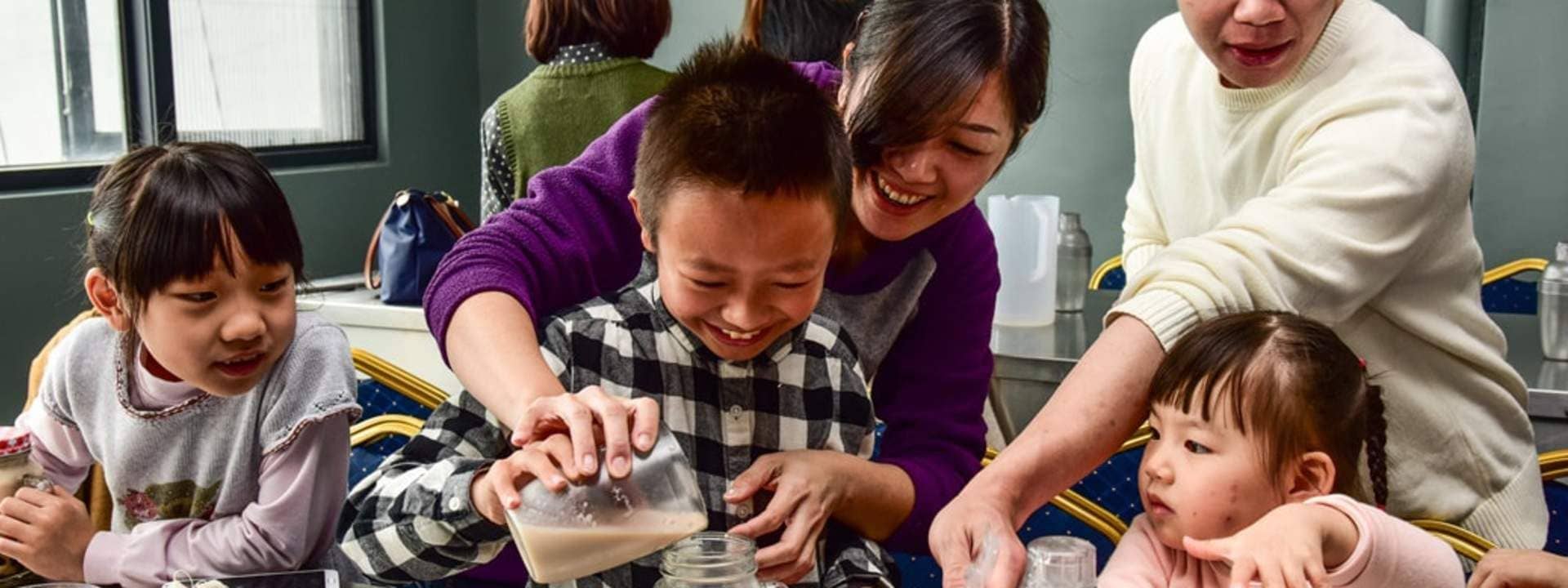 ประสบการณ์ทำชานมไข่มุก DIY ที่ศูนย์วัฒนธรรมชานมไข่มุกอ่าวคิลี่ อีหลัน