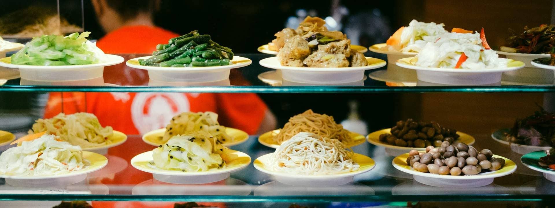 Food Walking Tour at Yongkang Street in Taipei