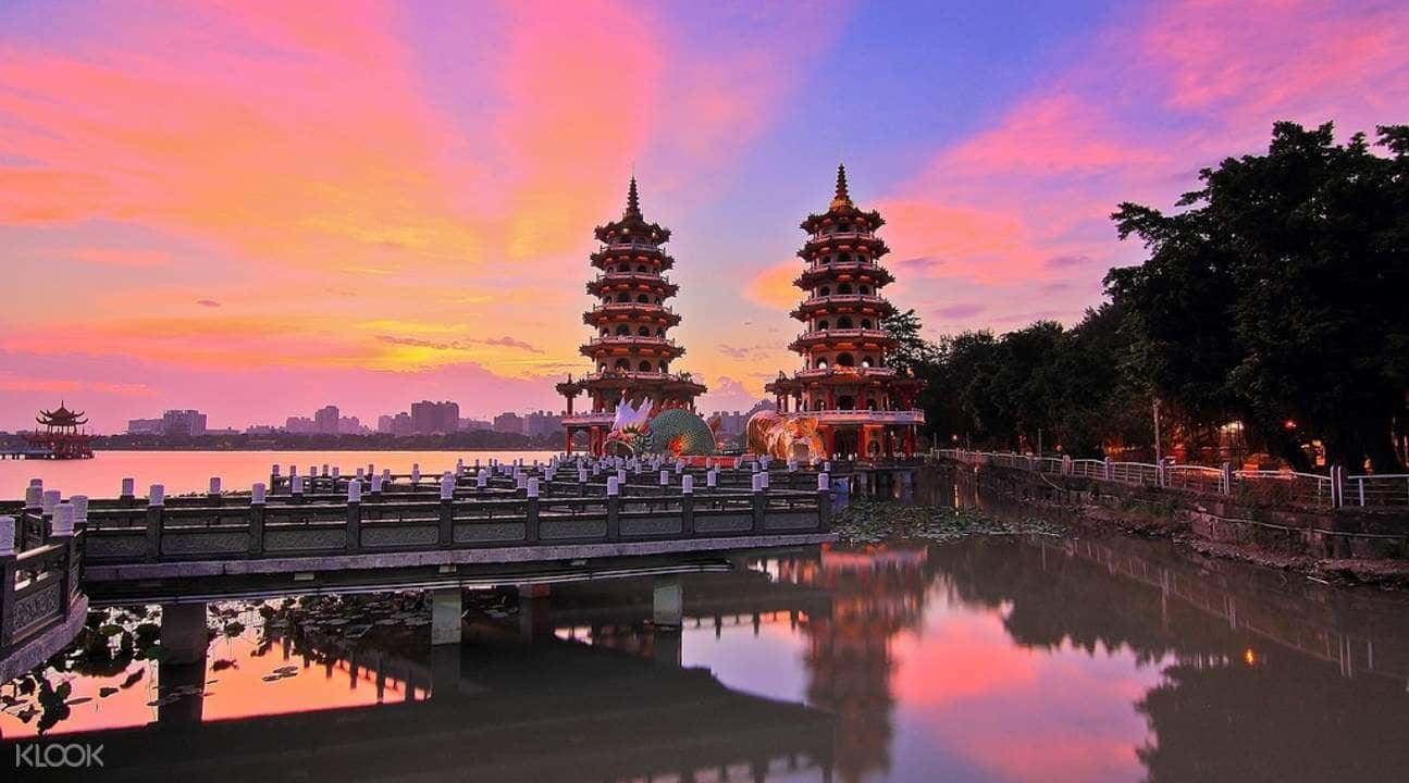Kaohsiung Popular Sightseeing Private Car Charter3
