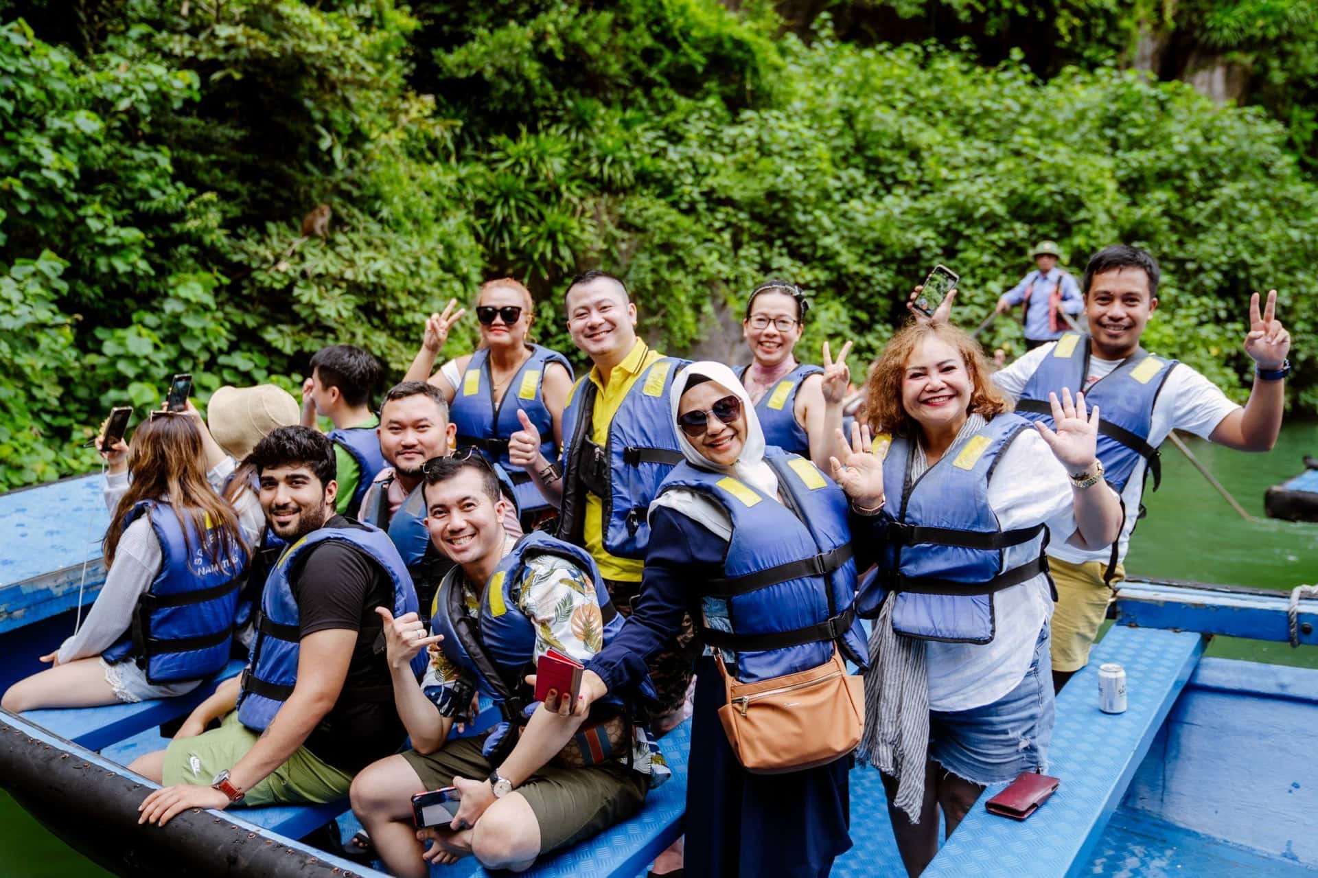 2D1N Ha Long Day Tour with 5 Stars Cruise2