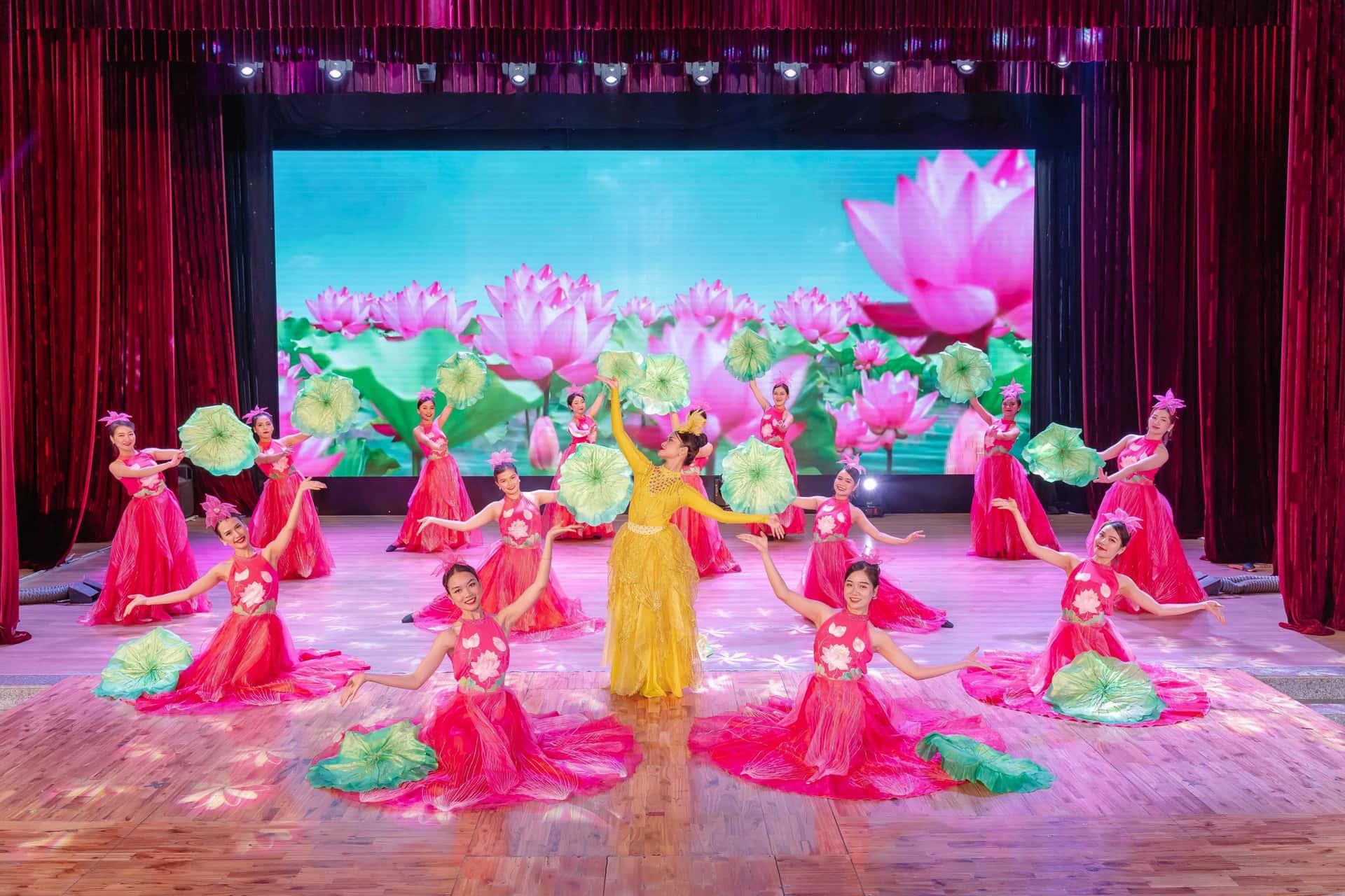 Ao Dai Show in Da Nang4