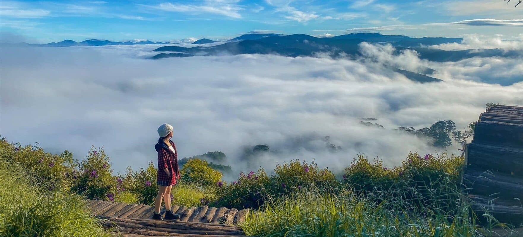 Cloud hunting and the glow of dawn in Da Lat