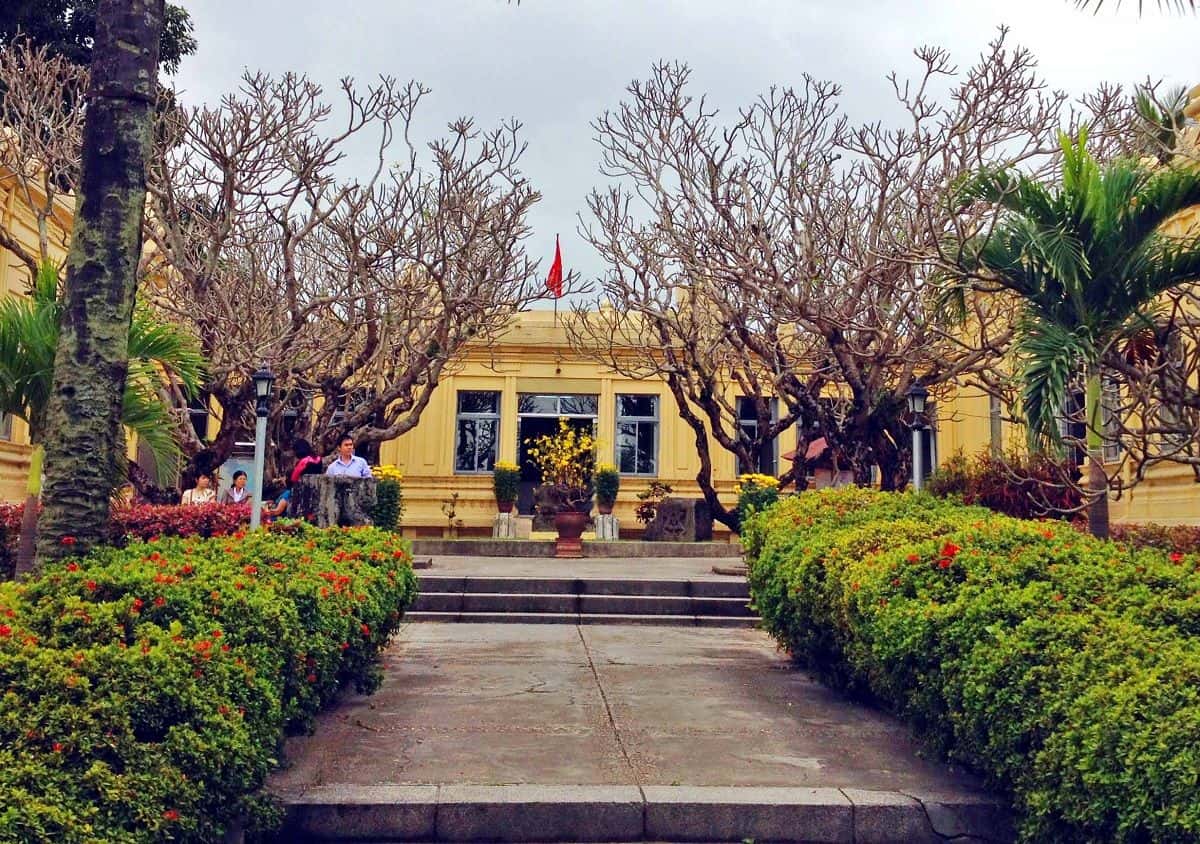 Da Nang City (With Local Food) and Hoi An City Day Tour3