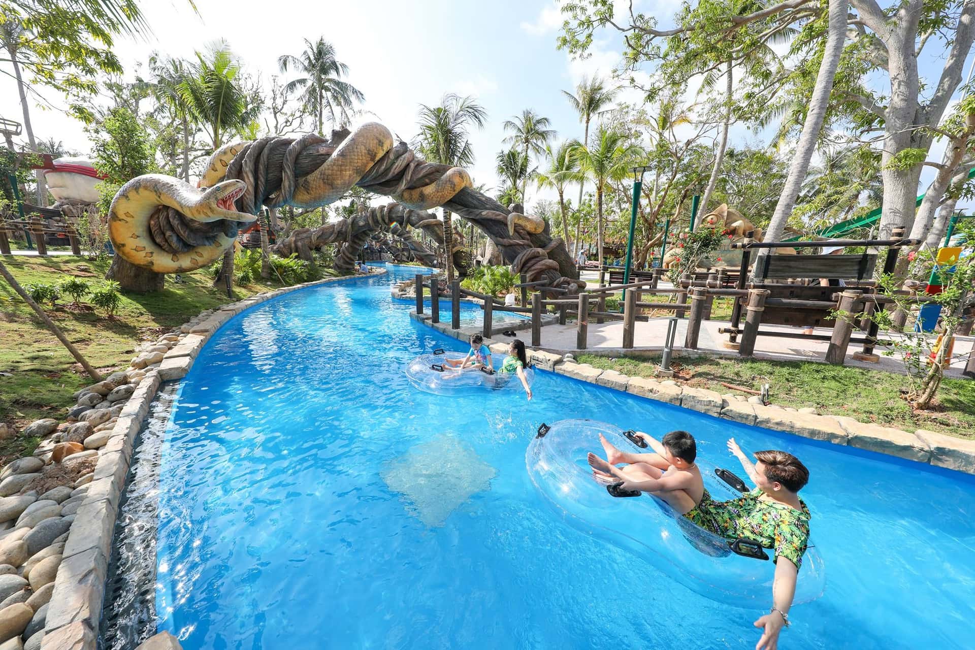 Discover Phu Quoc 4 Islands By Speed Boat, Aquatopia Water Park And Hon Thom Cable Car3