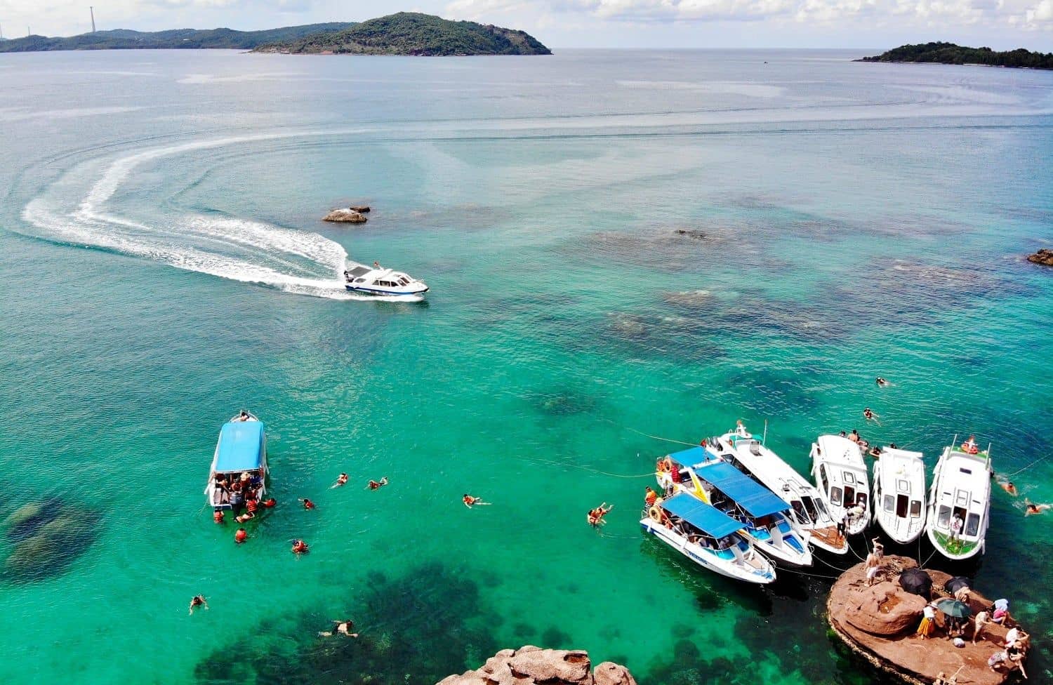 Discover Phu Quoc 4 Islands By Speed Boat, Aquatopia Water Park And Hon Thom Cable Car