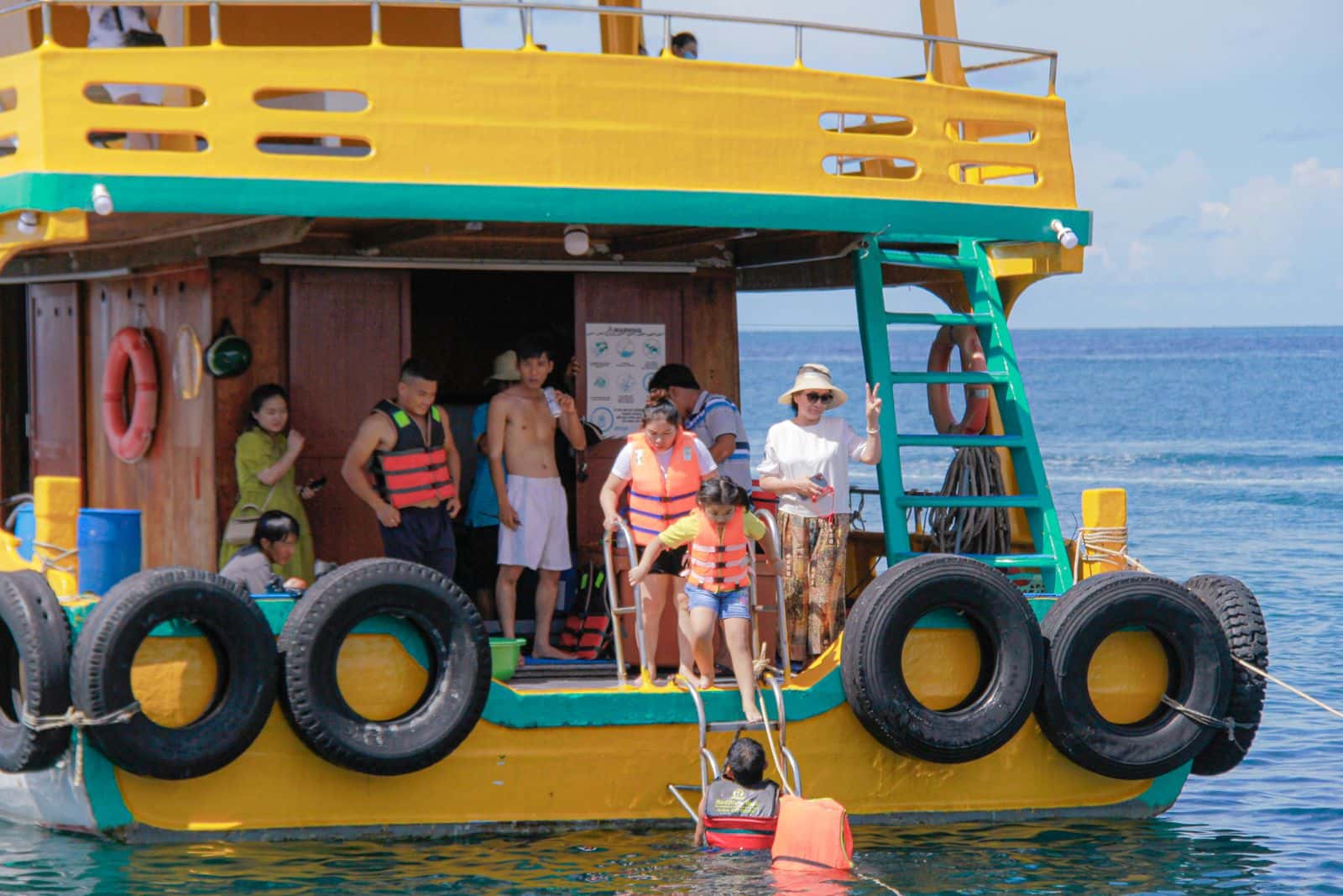 Discovery 3 Island by Boat3