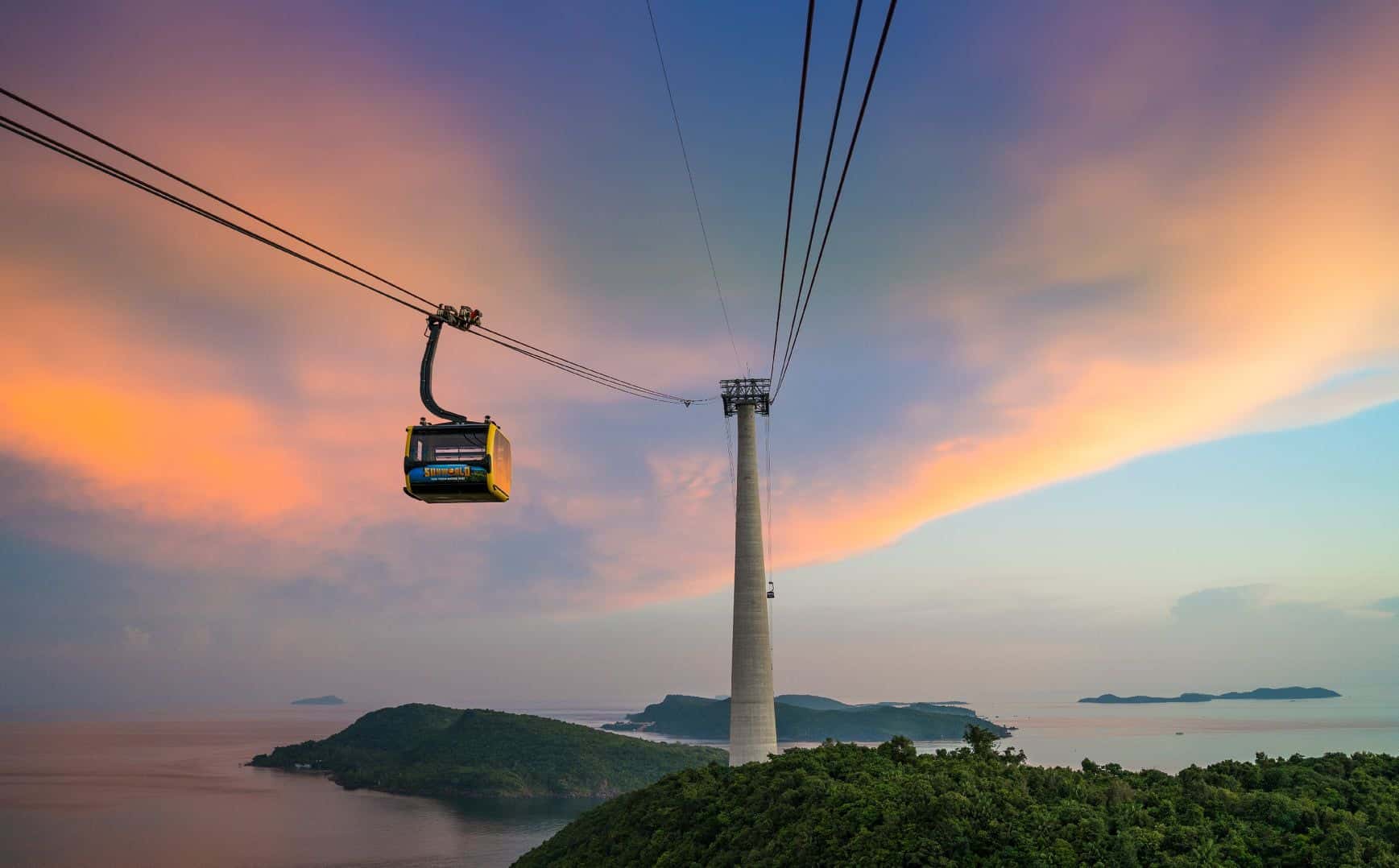 Discovery 3 Island with Cable Car1