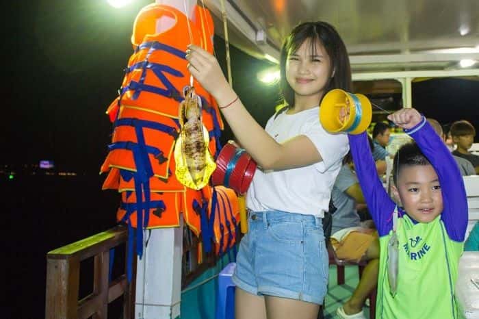 Enjoy Sunset & Night Squid Fishing1