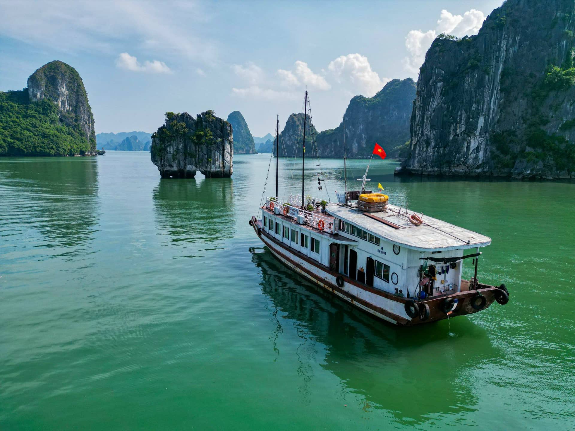 Halong Bay Day Tour 4 Hours Cruising Expressway Transfer