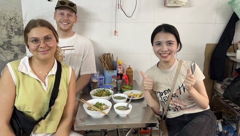 Hanoi: Street Food Walking Tour & Water Puppet Show