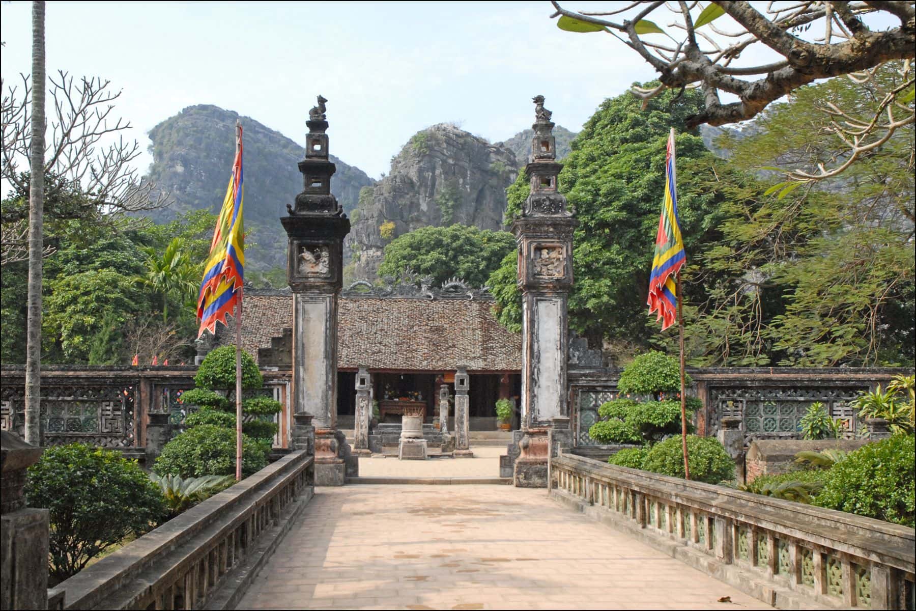 Hoa Lu - Tam Coc Day Trip From Hanoi2