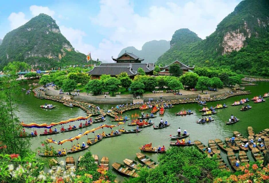 Hoa Lu - Trang An - Mua Cave Premier Tour