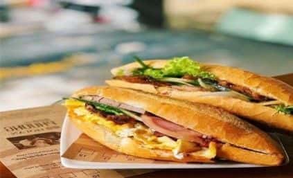 Hoi An Sidewalk Food Tour2