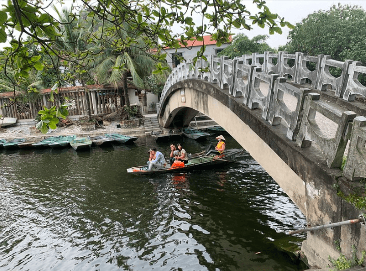 Join In Group Hoa Lu Hang Mua Hiking Tam Coc Boat And Eco Biking