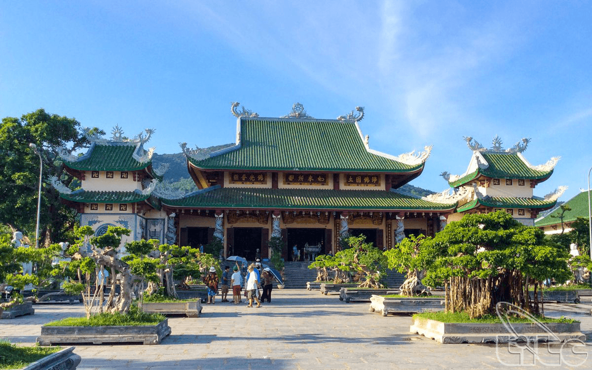 Linh Ung Pagoda - Marble Mountain – Hoi An Ancient Town Day Tour