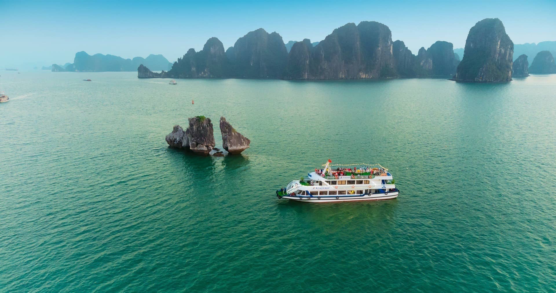 Luxury Halong Bay Cruise From Hanoi