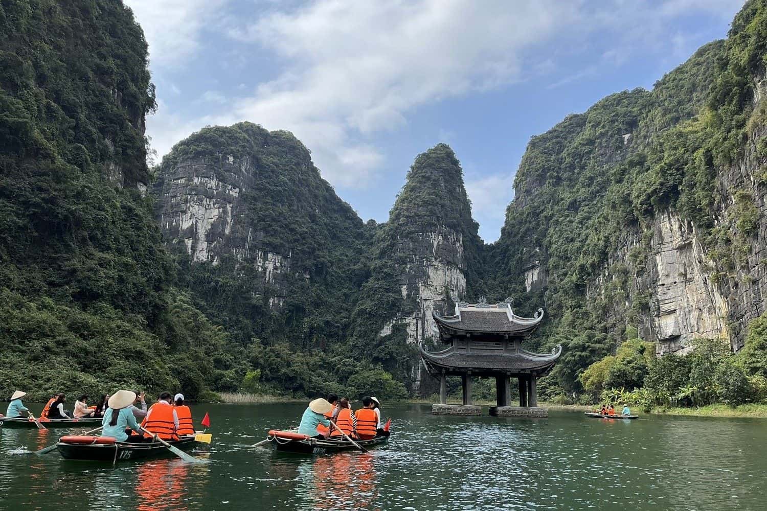 Majestic Bai Dinh - Trang An Tour2