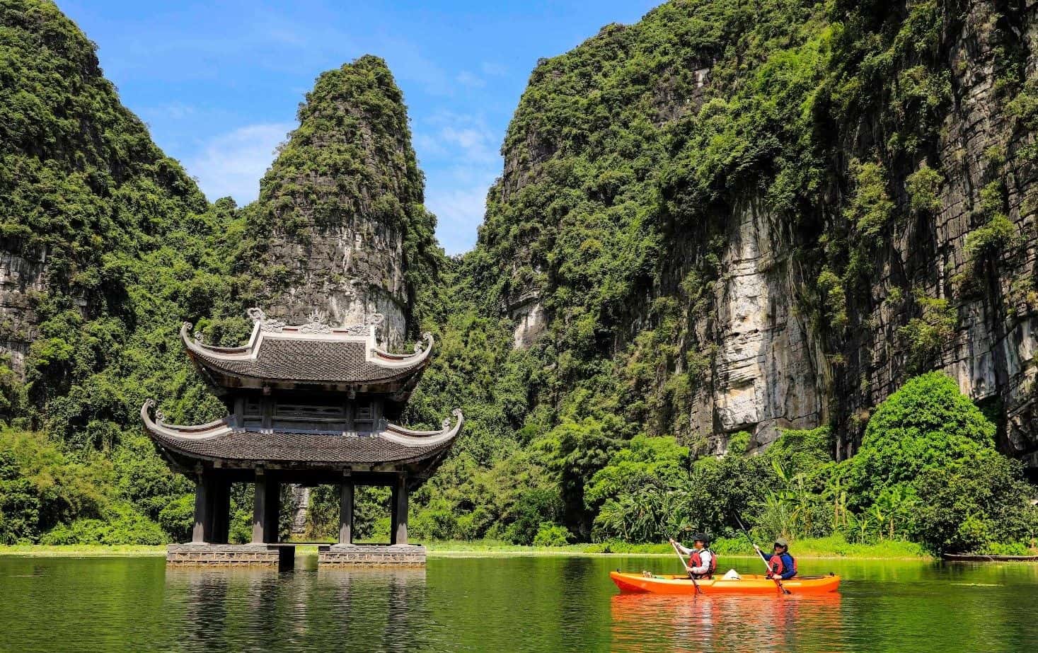 Majestic Bai Dinh - Trang An Tour1
