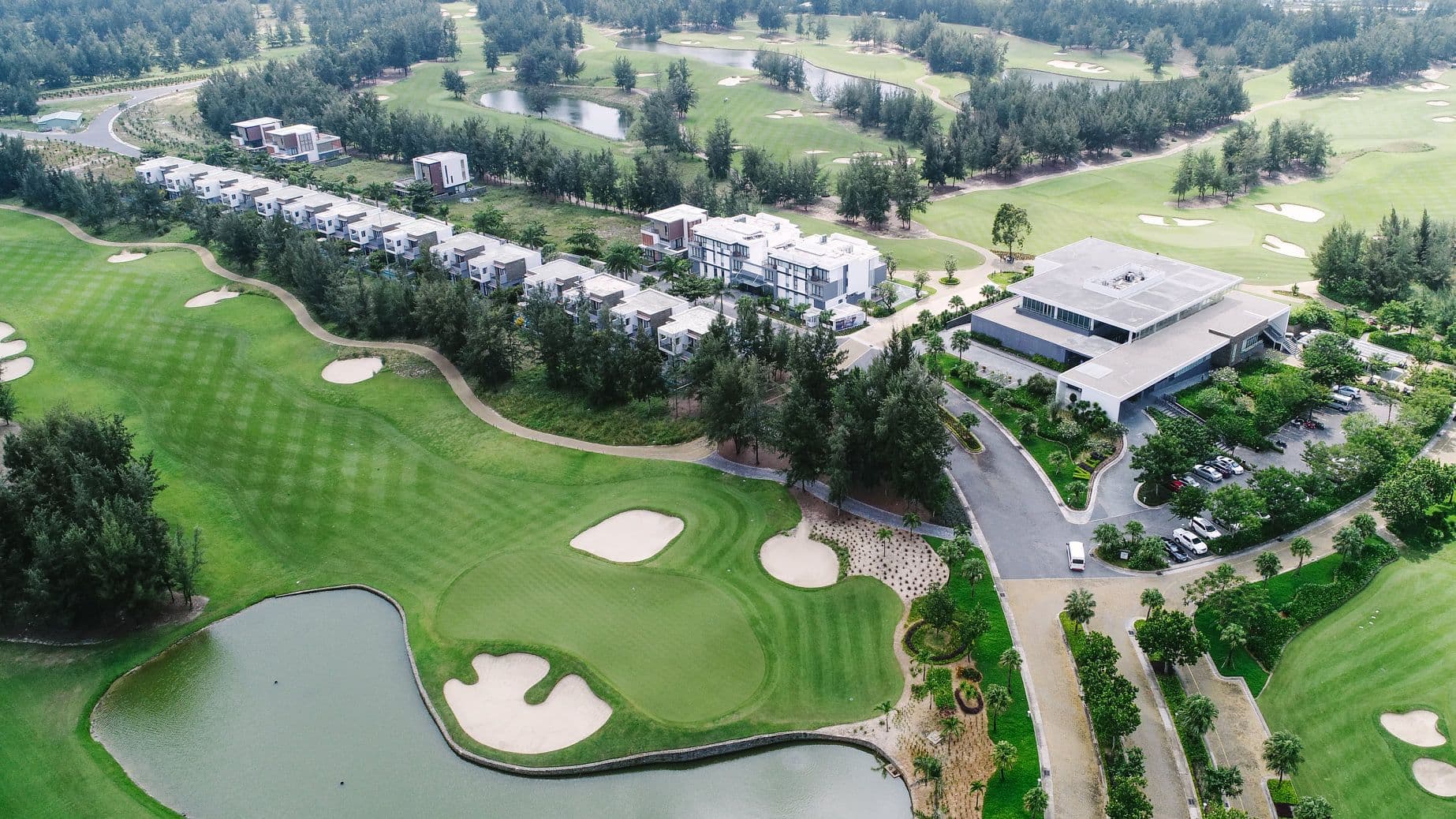 Montgomerie Links Golf Club Experience