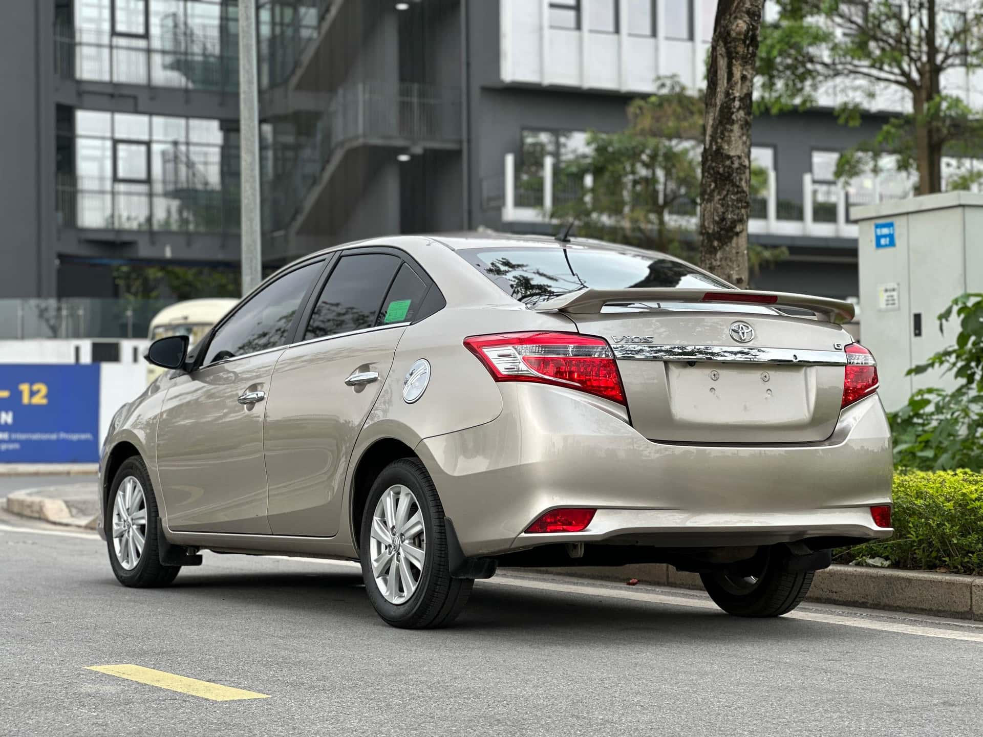 Private Car Charter for Hue Sightseeing from Da Nang2