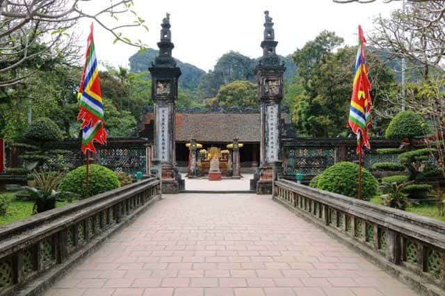 Quang Phu Cau Instagram Incense Village - Hoa Lu - Trang an Culture Tour2