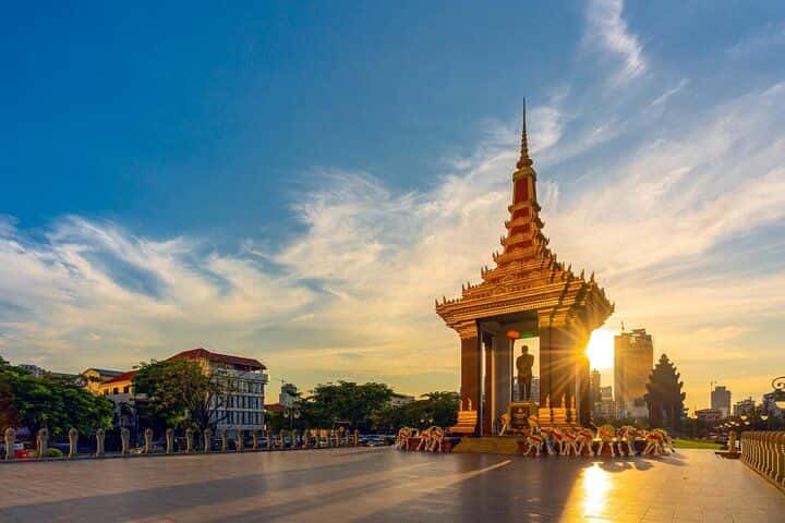 4 Hours Phnom Penh Capital Tour by Cyclo2