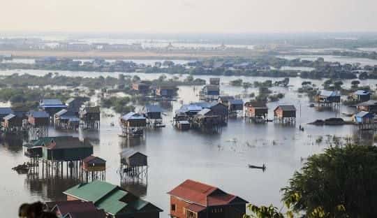 Half-day tour at Tonle Sap with Free local Foot Reflexology2