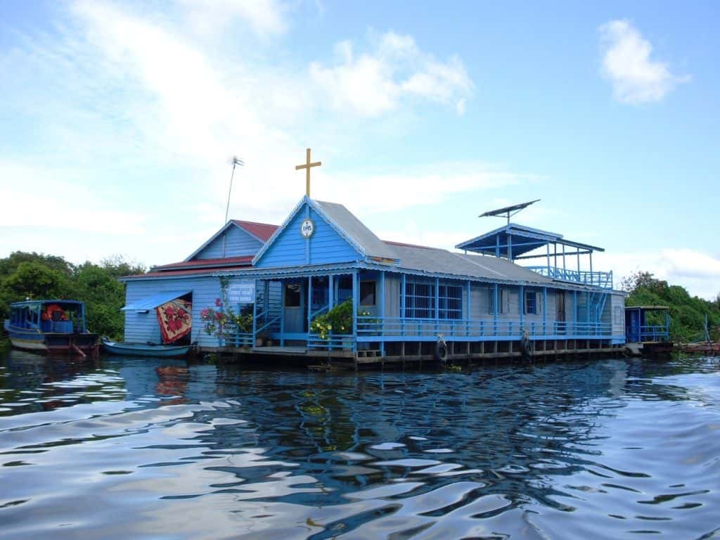 Half-day tour at Tonle Sap with Free local Foot Reflexology3