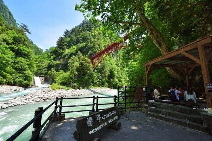 Kurobe Gorge Sightseeing Train3