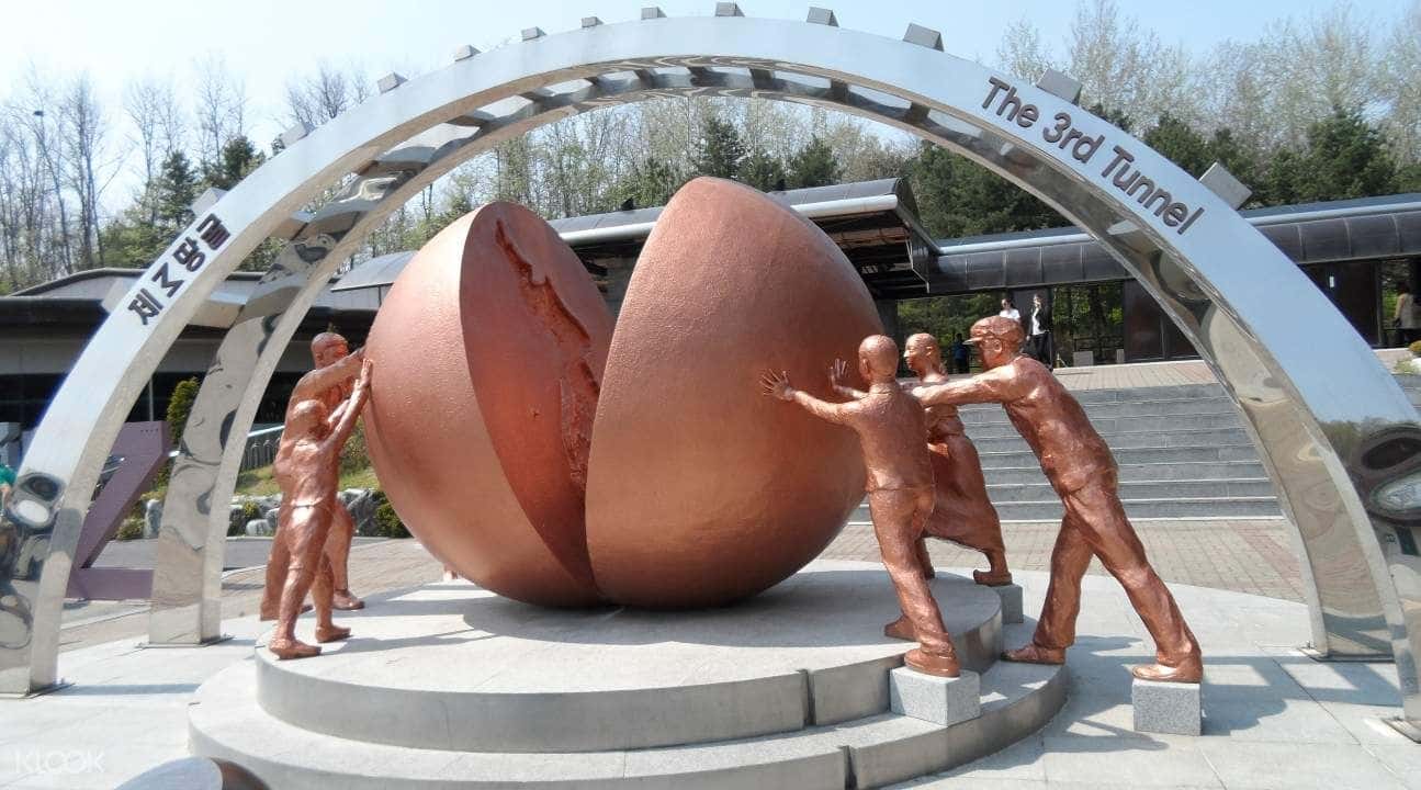 DMZ Tour from Seoul + Seoul City Tour Bus Ticket2