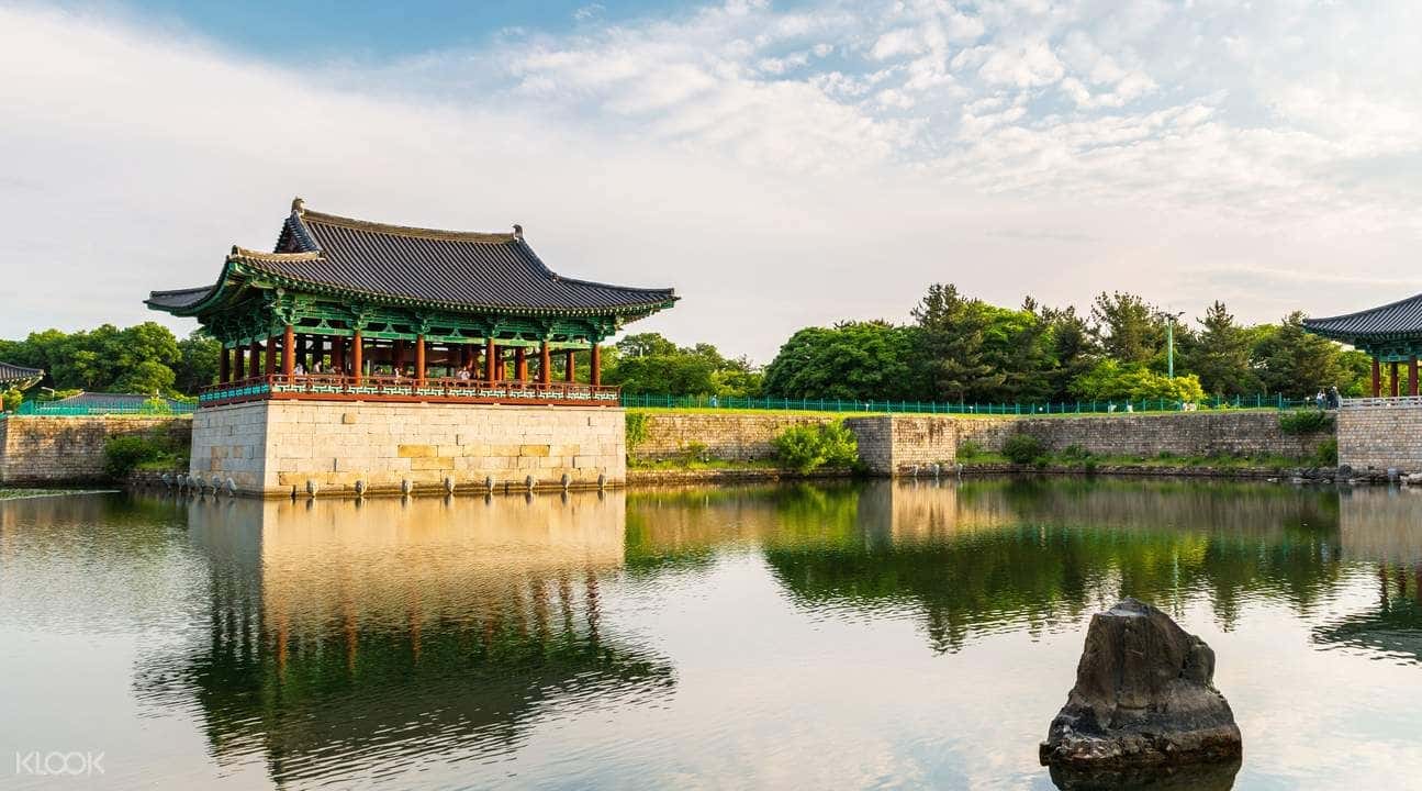 Gyeongju Cheomseongdae, Hanbok Wearing Experience, and Bulguksa Temple Day Trip1